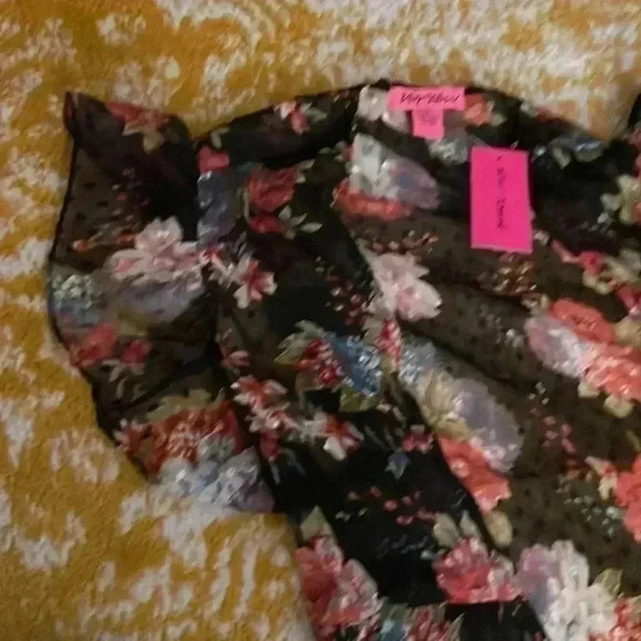 Betsey Johnson, semi sheer flowing polkadot floral cover up one size NWT - Picture 4 of 4